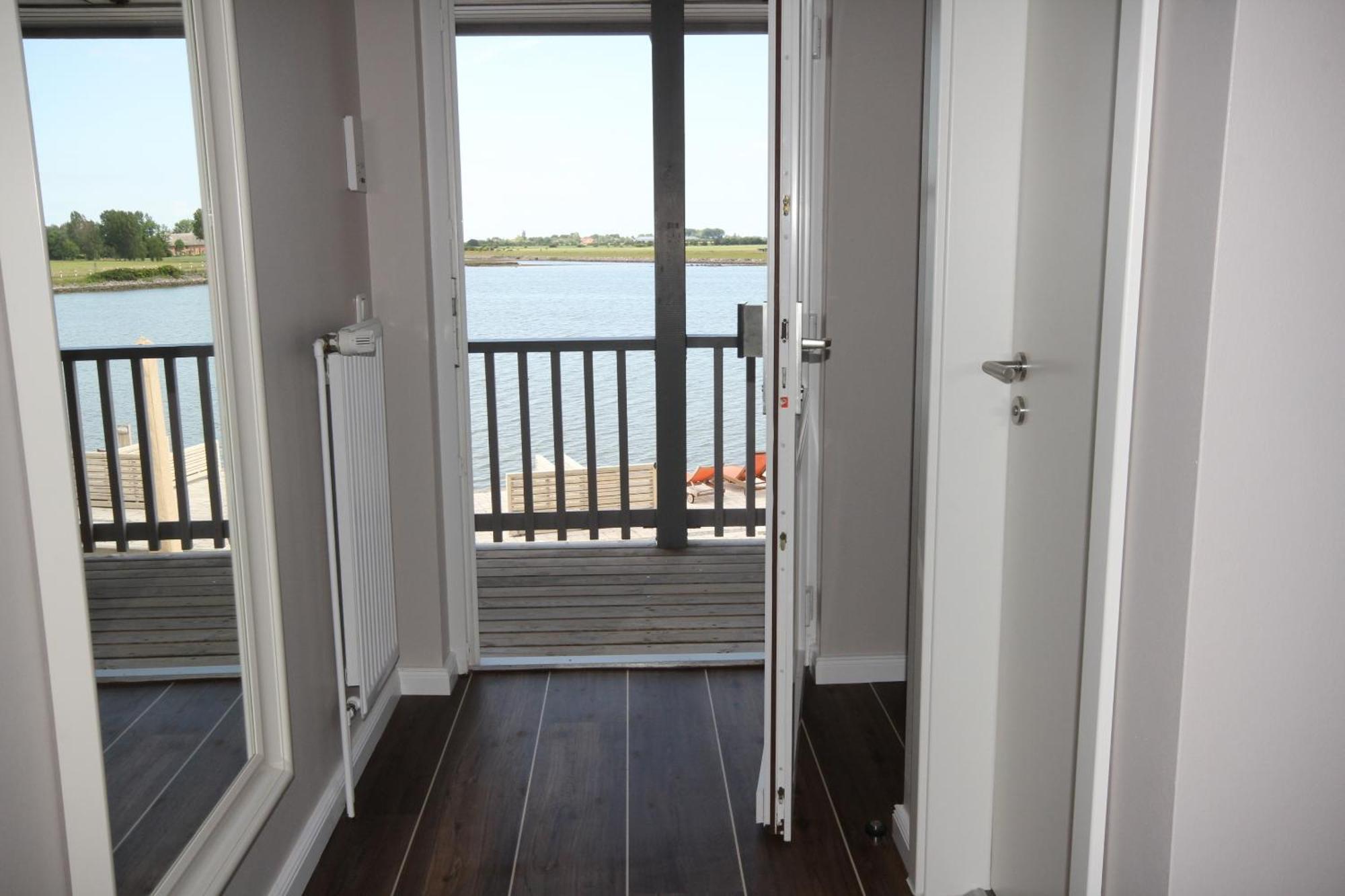 Meerblick Lemkenhafen Hotel *